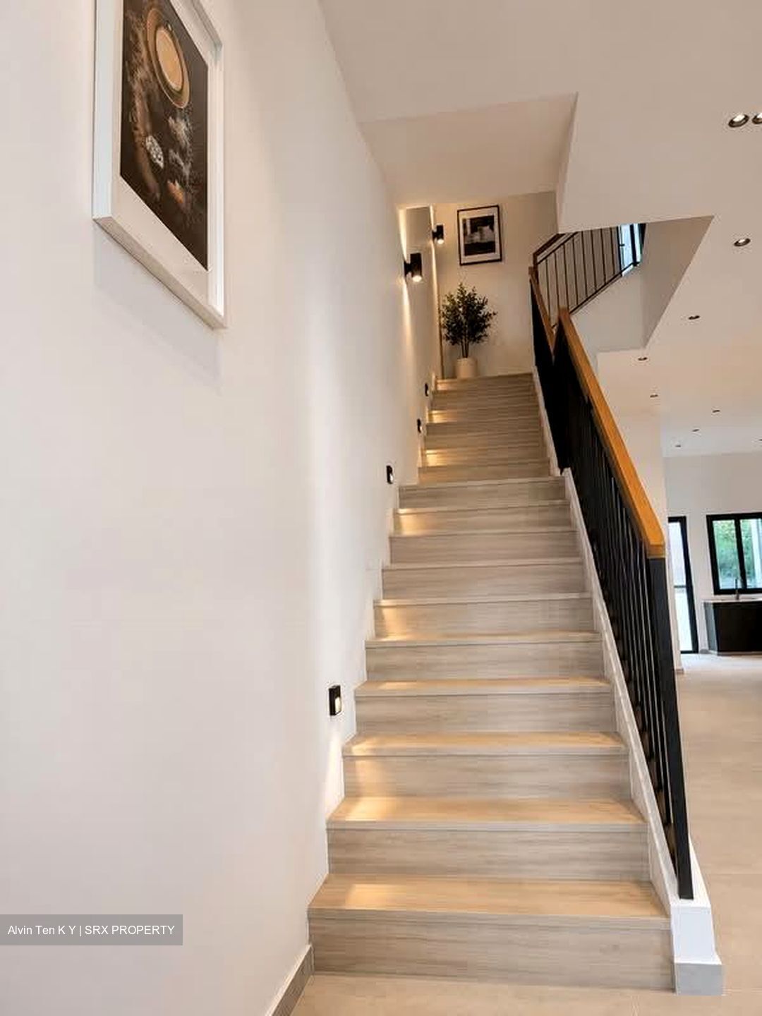Opera Estate (D15), Terrace #605154321